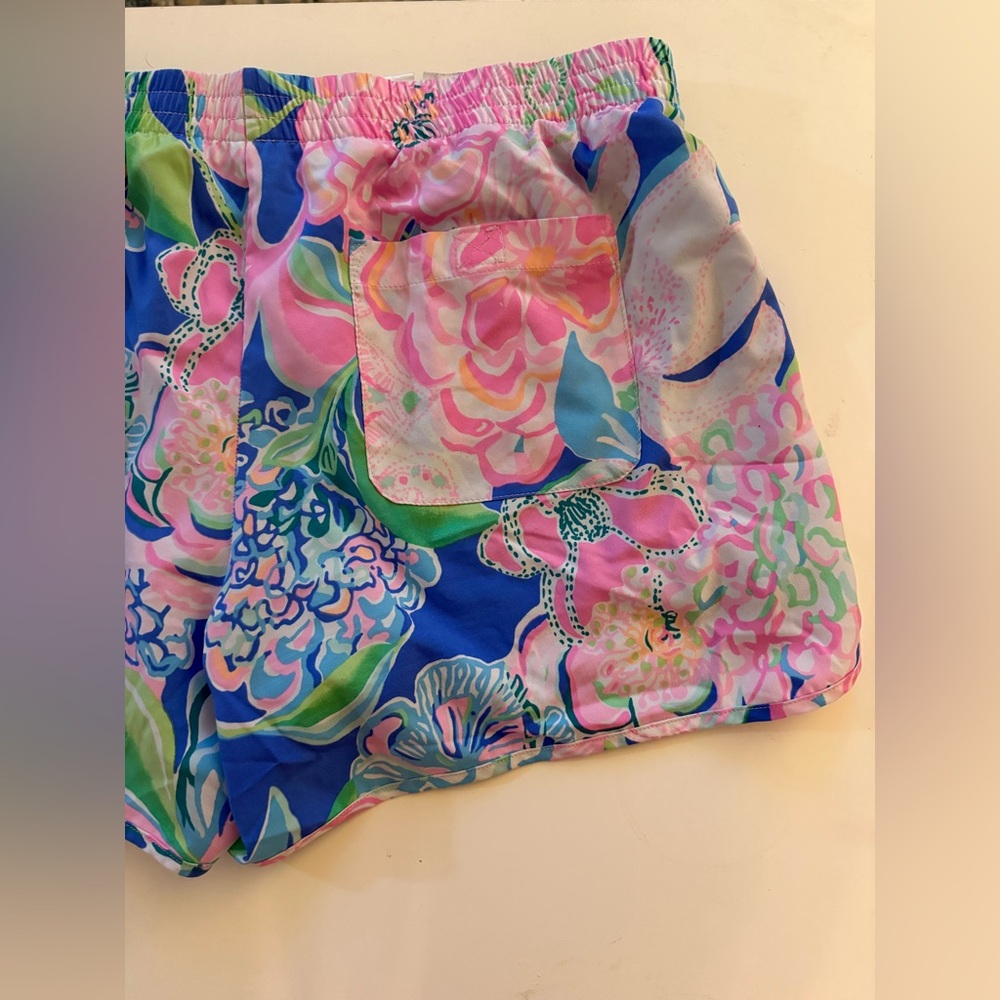 GUC Lilly Pulitzer Luxletic Shorts - Picture 9 of 9